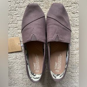 Brand new Toms size 8.5 in canvas ash